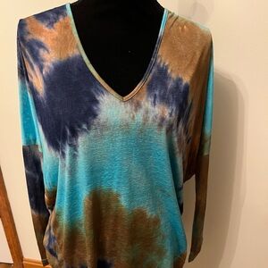 LA MIEL Tie-Dye V-Neck Long Sleeve Top